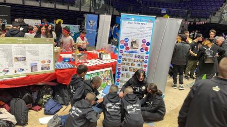 مدرسة "القسطل" الابتدائية في الناصرة تحصل على المرتبة الأولى في البحث التكنولوجي والثالثة ببناء الروبوت